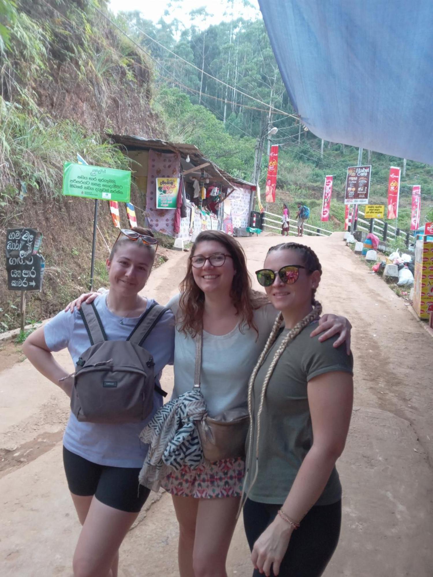 Trinish Homestay Гаттон Екстер'єр фото