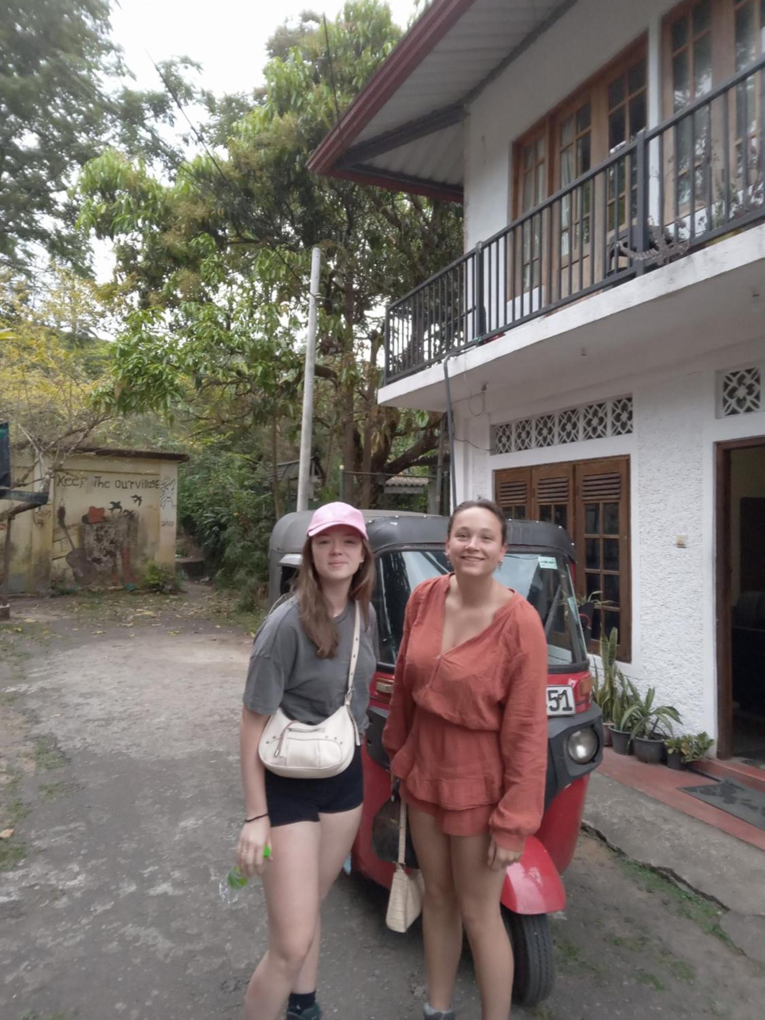 Trinish Homestay Гаттон Екстер'єр фото