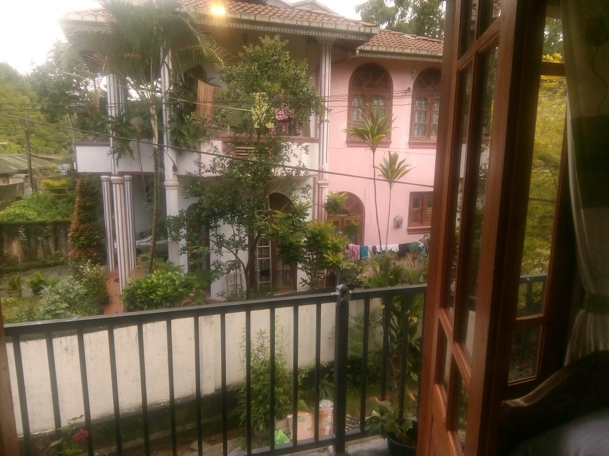 Trinish Homestay Гаттон Екстер'єр фото
