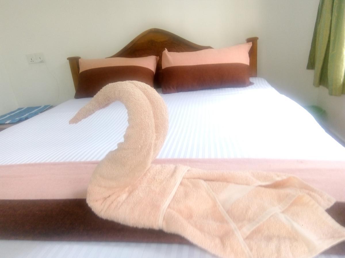 Trinish Homestay Гаттон Екстер'єр фото